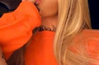 💙 IF U WANNA SEE ME ➡ MESSAGE ME ON MY 💦𝙊𝙉𝙇𝙔𝙁𝘼𝙉𝙎💦 AND I WILL MESSAGE YOU BACK ⬇ 𝙄𝙉𝙎𝙏𝘼𝙉𝙏𝙇𝙔 PRESS DOWN ON MY ONLYFANS LINK BELOW AND PRESS OPEN 👇 https://onlyfans.com/wettitaliansophia - Image 3